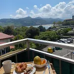 Views House *